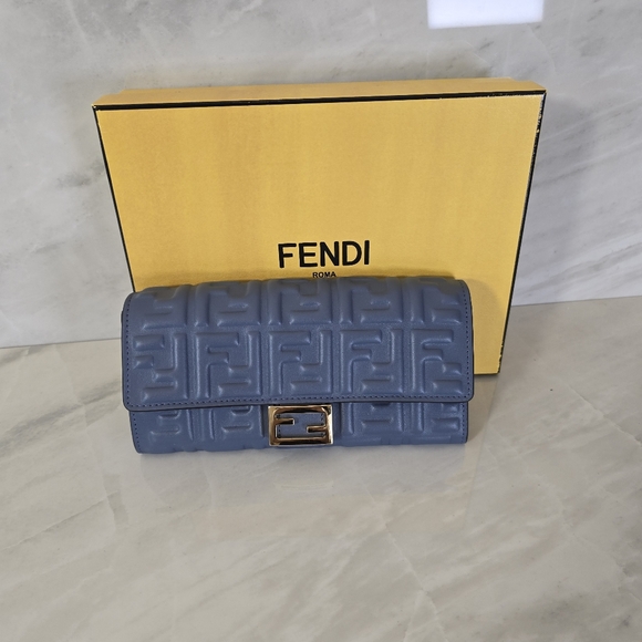 FENDI BLUE NAPPA LEATHER FF LOGO CHAIN WALLET BAGUETTE CROSSBODY BAG - Picture 4 of 15